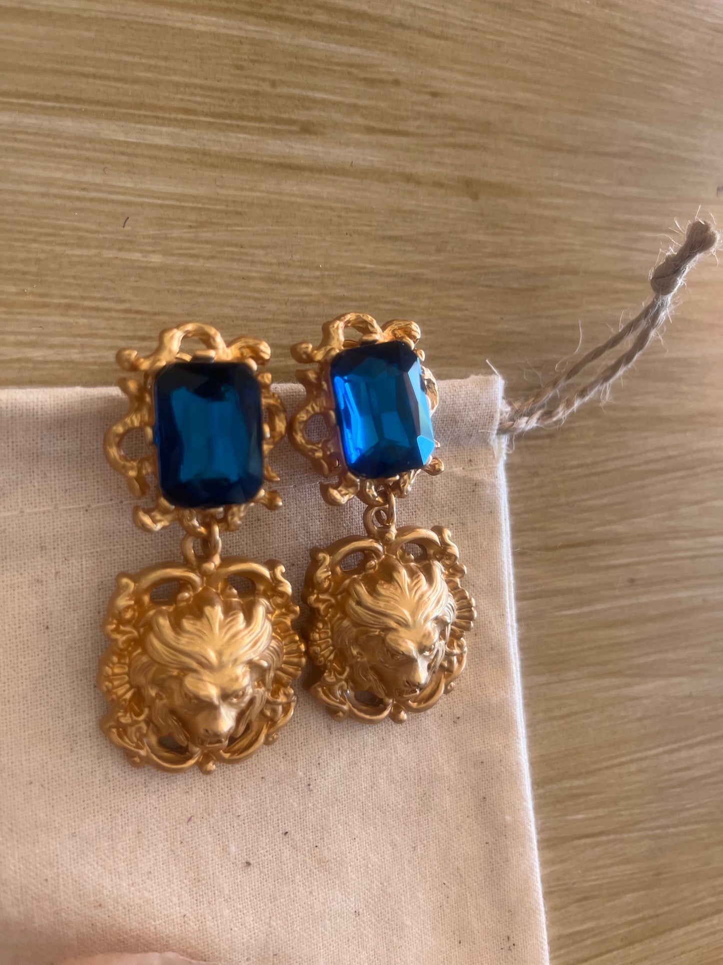 Pendientes León