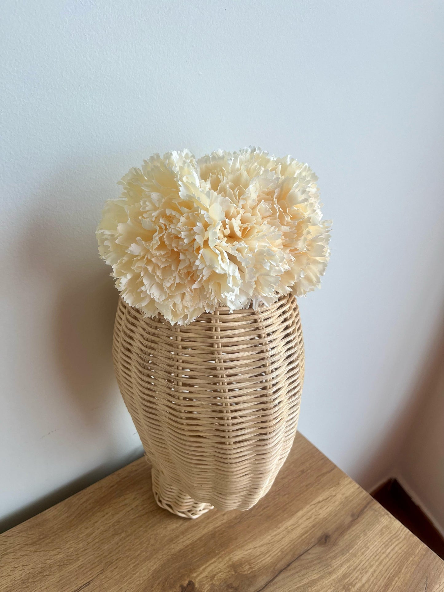 Ramillete Claveles Beige