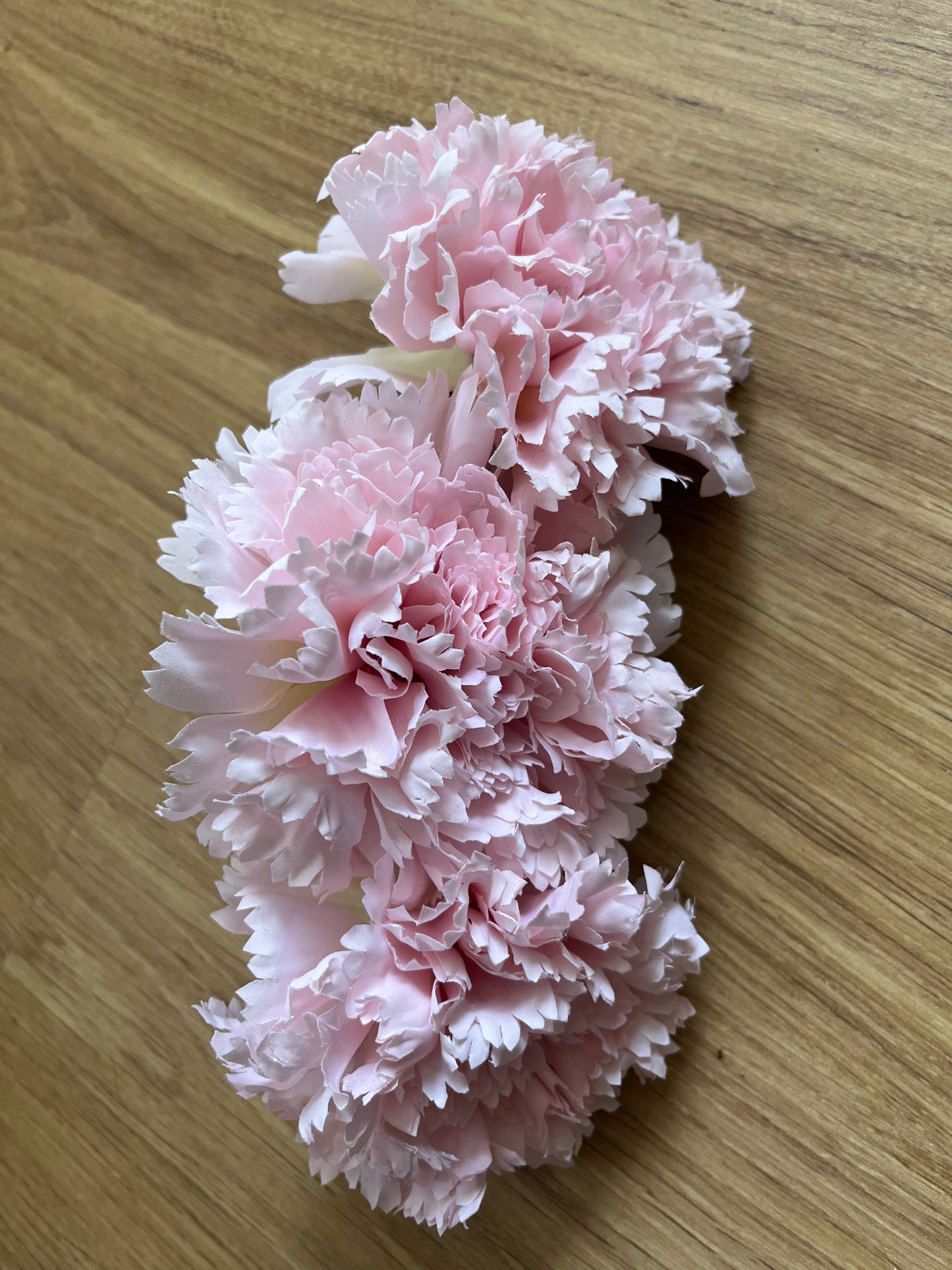 Corona claveles rosas