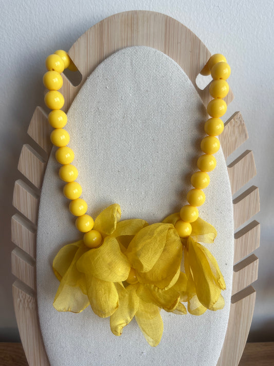 Collar Ainoa amarillo